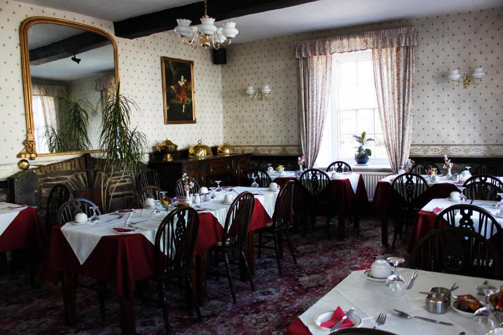 Owain Glyndwr Hotel Corwen Exterior photo