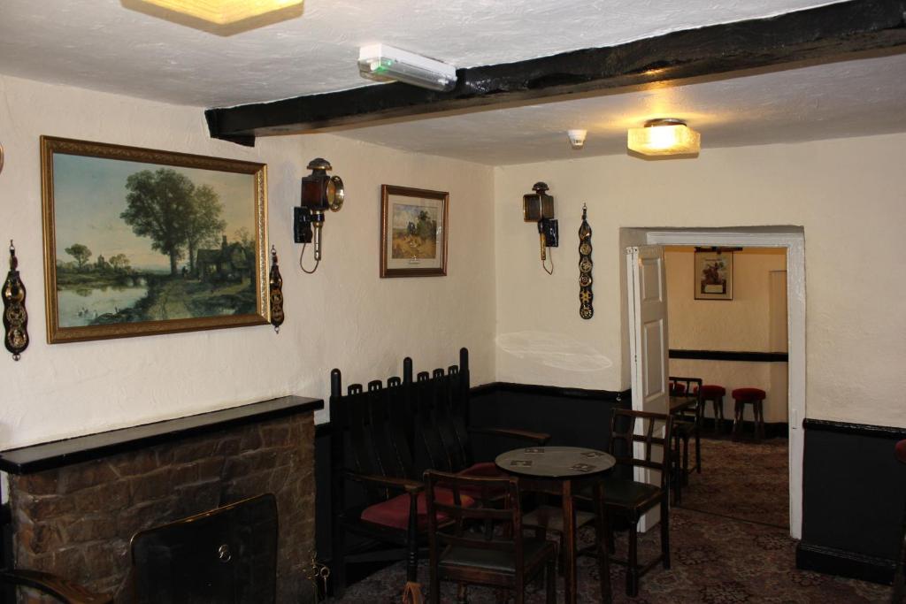 Owain Glyndwr Hotel Corwen Exterior photo